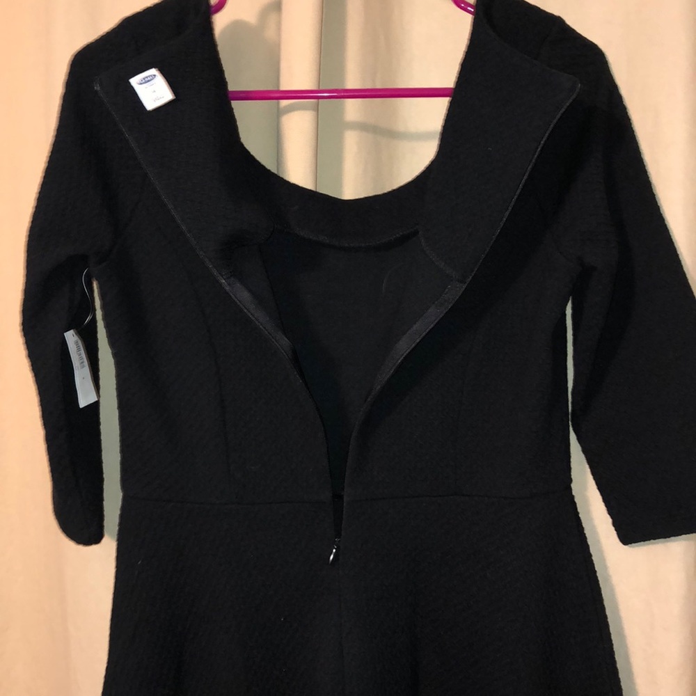 *BNWT* black dress w/ flared bottom. Waist accent - Picture 8 of 9